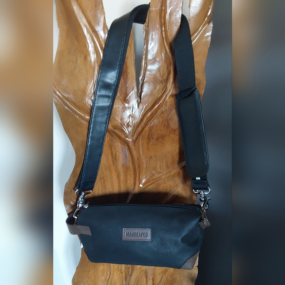 MENS FAUX PEBBLE LEATHER MESSENGER BAG